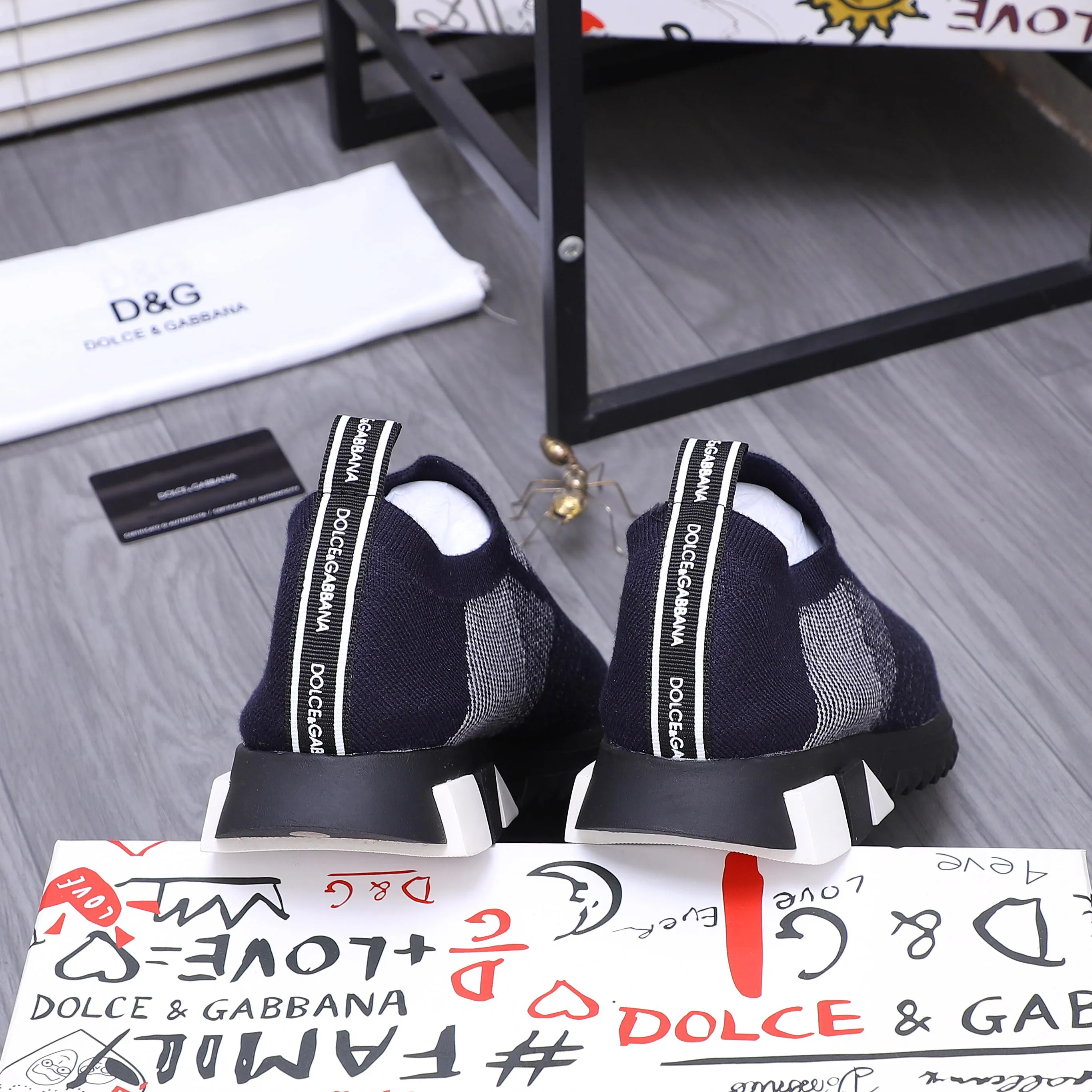 Men's shoes 💰p360 Product trademark: DG (Dolce & Gabbana) casual shoes for couples. Regular size: 36-46 (45.46 is custom-made and non-refundable) Product materials: Selected fly-knit breathable upper, cowhide insole, rubber outsole